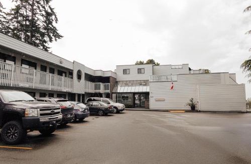 Downtown Hotel | Sechelt inn
