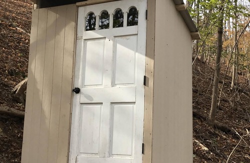 Shepherdstown Cabin | ❤️ Secluded 1940s Romantic Tiny House on the River