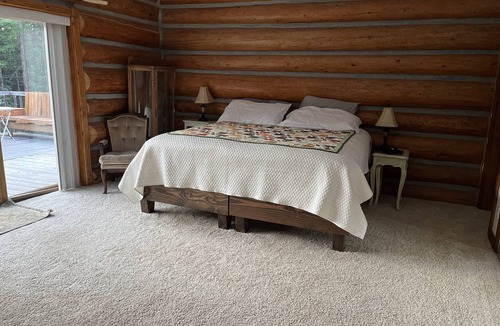 Trego Cabin | Secluded 3 bedroom lodge tucked in the heart of the Kootenai National Forest