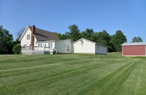 Stewart House | Secluded Athens County 3 bedroom home with loft and beautiful views