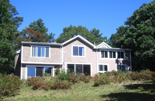 Wareham House | Secluded Bayview Retreat: Your Private Haven in Conservation Forest