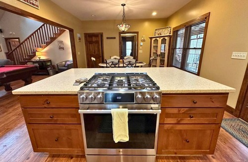 Mentone Cabin | Secluded Cabin | Games, Fire Pit, Hot Tub, Pet OK