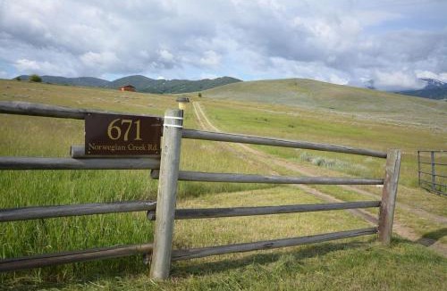 Harrison House | Secluded Cabin Rental for a Peaceful Vacation in Montana