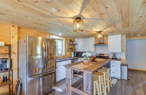 Bigfork Cabin | Secluded Cabin w/Mtn Views ~ 33 Mi to Bigfork!