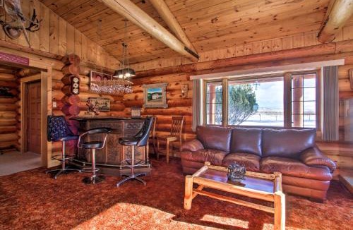 Dillon House | Secluded Dillon Home with Private Hot Tub and Deck!