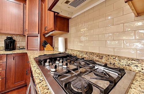 Willard House | Secluded Lodge 8acres Hot Tub, Pingpong kayaks!