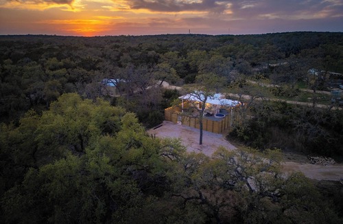 Wimberley Villa | Secluded Luxury Couples cabin Sauna Pool