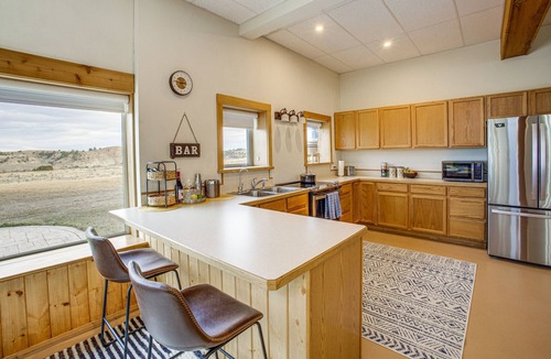 Golden Valley County House | Secluded Montana Getaway w/Fire Pit & Views!