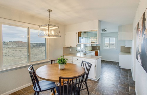 Golden Valley County House | Secluded Montana Getaway w/Fire Pit & Views!