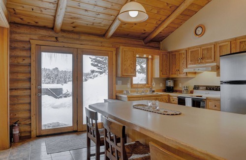 Bozeman House | Secluded Mountain Retreat with Stunning Views