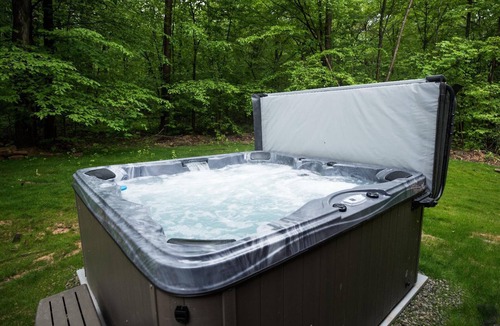 Morgantown Cabin | Secluded, pet-friendly, new log cabin.