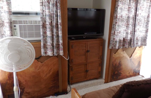 Emigrant Cabin | Secluded Yellowstone Country Cabin, 20 min. from Yellowstone wi-fi
