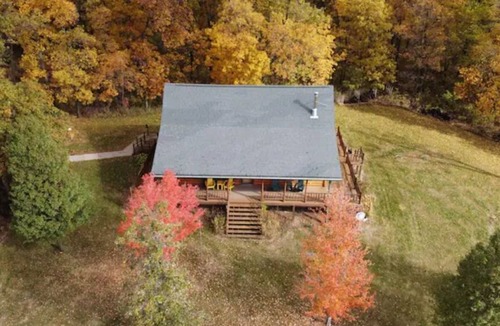 Guthrie County Cabin | Seeley Creek Cabin Getaway and Hunting Lodge
