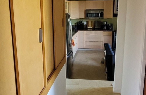 Palms House | Separate Entrance, Furnished, Sleeps 4, 1 bathroom perfect for FIFA World Cup