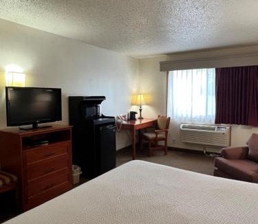 Sundance Hotel | Serena Inn & Suites