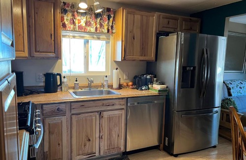 West Sedona House | Serene 2 Bedroom! Walk to Trails! Red Rock Mountain Views!