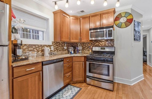 Reed-Cooke Apartment | Serene 2BR/2BA walkable retreat + Free Parking