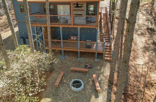 Broken Bow House | Serene Broken Bow Cabin with Hot Tub and Fire Pit!