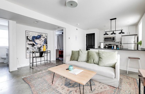 Church Hill Apartment | Serene Church Hill Apartment | Prime Spot