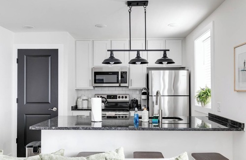 Church Hill Apartment | Serene Church Hill Apartment | Prime Spot