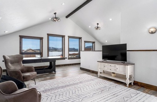 Georgetown Ski Chalet | Serene Escape - Family Fun at Georgetown Lake!