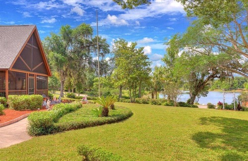 Lake Helen House | Serene Lakefront Room with Private Bath & Scenic Views in Lake Helen, Florida