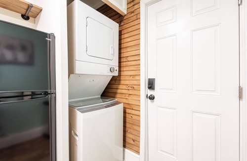 Rock Hill Cottage | Serene & Quiet Cottage | Office | 5 Min to RH