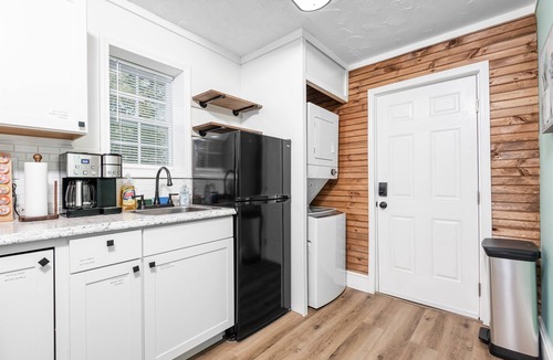 Rock Hill Cottage | Serene & Quiet Cottage | Office | 5 Min to RH