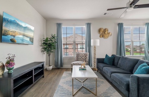 Missouri City Apartment | Serene Sienna 2/2 Apt, Full Kitch, W/D, minutes from the toll way!