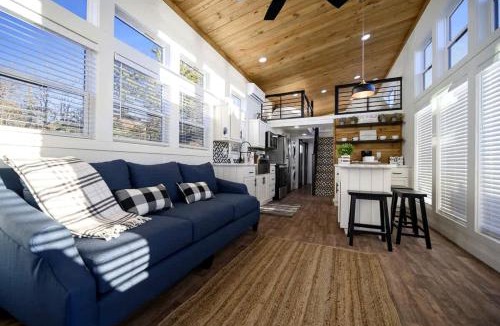 Clayton House | Serene Tiny Home Retreat with Sunrise Lake & Mountain Views in Pushmataha County, Oklahoma