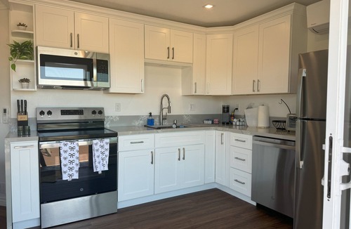Mount Helix Apartment | Serenity - Amazing Views & Modern Charm, 1 bedrm, 1 bath, 2 beds, kitchen, deck