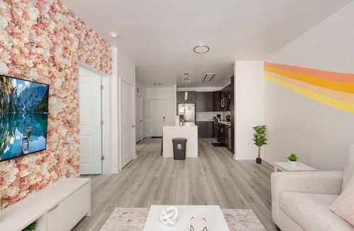 Cherry Apartment | Serenity in the City: Pool & Parking