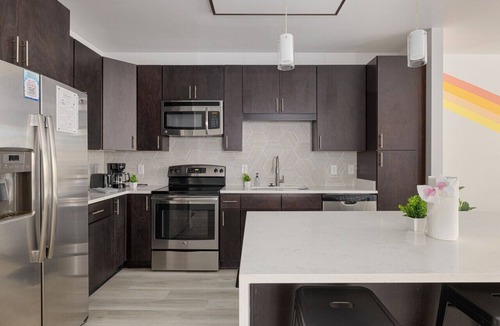 Cherry Apartment | Serenity in the City: Pool & Parking