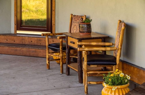 Belgrade House | Serenity in the foothills
