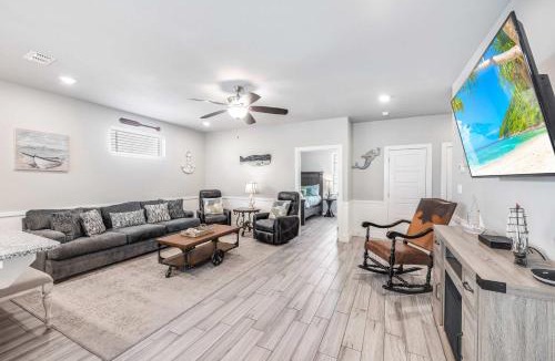 Port Aransas Apartment | Serenity Min to Beach Resort Pool & Waterslide