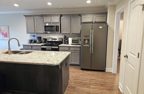 Warner Robins House | Serenity of Warner Robins. Stay long and pay less!