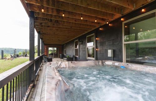 New Plymouth House | Serenity Ridge 6 Br Sleeps 16 Pool Hot Tub