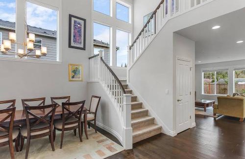 Kenmore House | Serenity Shores in Kenmore