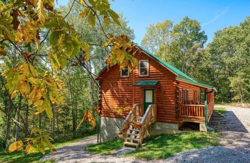 Nelsonville House | Seven Pines Cabin - Secluded in Hocking Hills