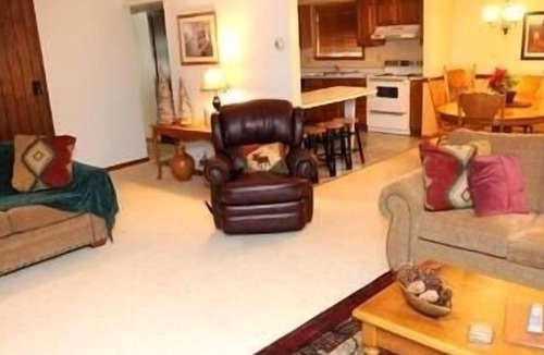 Seven Springs Condo | Seven Springs 2 Bedroom Standard Condo, Sleeps 10! by RedAwning - Save 10% on 3 Nights, 15% on 5 Nights!