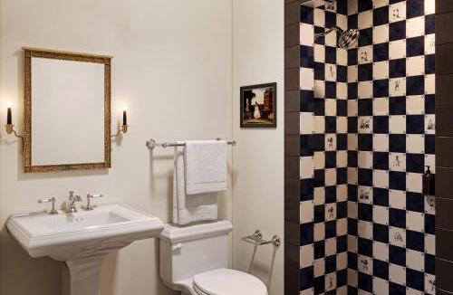Fan District Hotel | Shenandoah Mansions, an Ash Hotel
