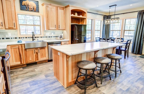 West Yellowstone House | Shepherd Family Retreats- Bear Cub