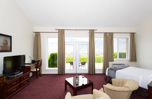 Osoyoos House | Shiraz Villa