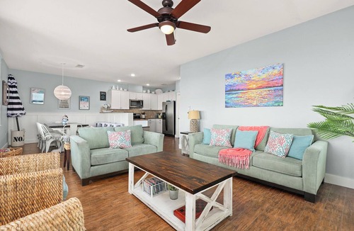 Red Fish Cove Condo | Shore Nuff- Book 5+ nights & get 15% discount- Beach Front 3BD/2BA. Sleeps 9