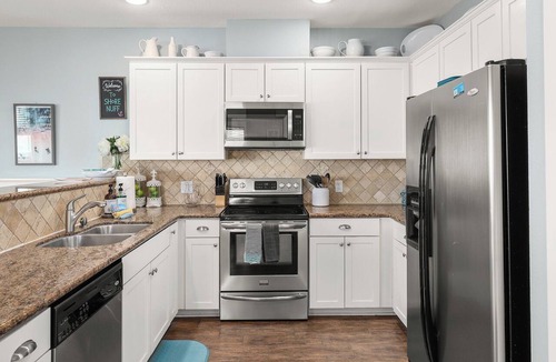Red Fish Cove Condo | Shore Nuff- Book 5+ nights & get 15% discount- Beach Front 3BD/2BA. Sleeps 9