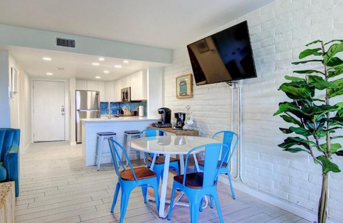 Port Aransas Apartment | Shore Thing
