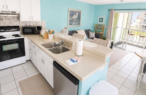 North Carolina Coast Condo | 🏖️ Shoreline Hideaway . Pool . Steps to Beach . Sleeps 4