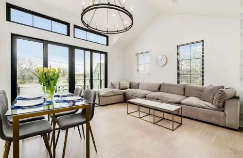 Italian Village House | Short North Convention Garage Parking!