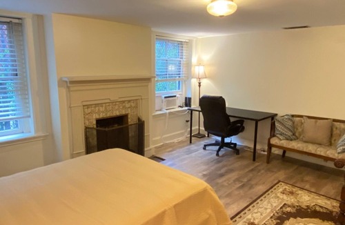 Historic Downtown Savannah Apartment | Short term-LongTerm: Choose. Rates &dates available vary. inquire for pricing