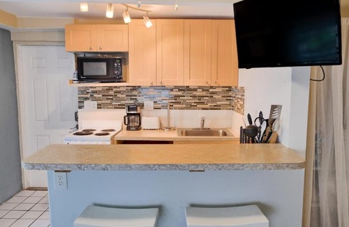 Ilexhurst Apartment | Shortboard